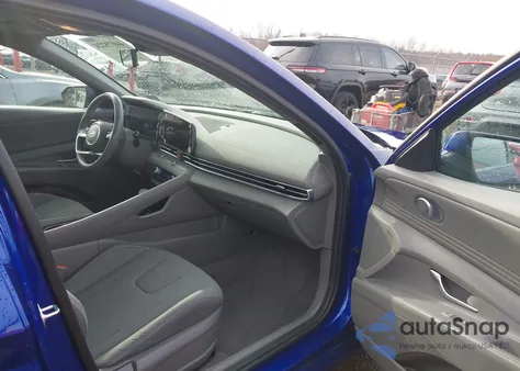 2024 Hyundai Elantra Sel z USA, uszkodzony, nr VIN KMHLS4DG9RU760192